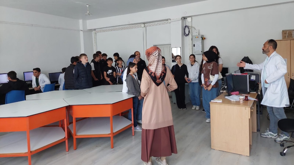 MESLEKİ VE TEKNİK ORTAÖĞRETİM KURUMLARININ TANITIMI (ADAPAZARI KARADERE OO)